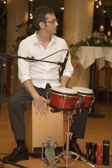 Musiker mit Trommel