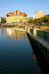 Fototapeta na wymiar Waterfront Cityscape Reflection