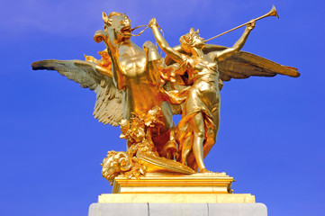 France, paris: Statues of Alexander III bridge