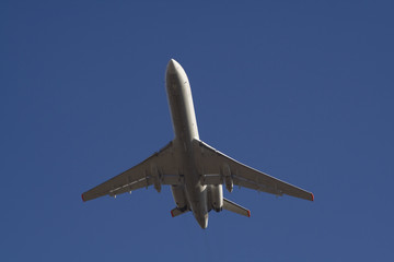 Flying passenger plane 1