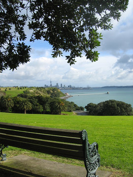 Vue de Auckland depuis un parc en p&eacute;riph&eacute;rie