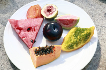 plate of exoctic fruits