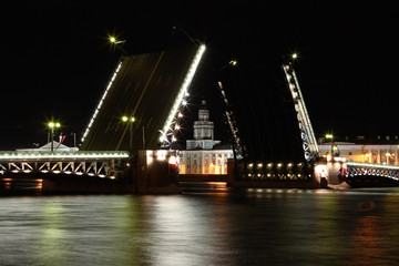 Fototapeta na wymiar Palace Bridge in Saint-Petersburg