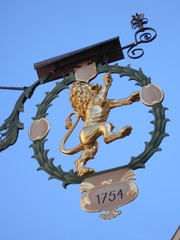 Gasthausschild Goldener Löwe Innsbruck Tirol