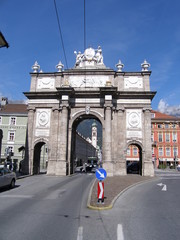 triumphbogen in innsbruck tirol &ouml;sterreich