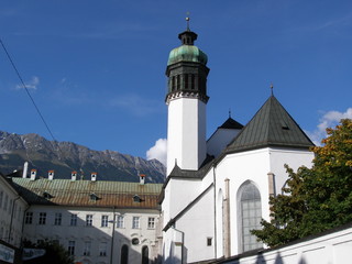 hofkirche in der innsbrucker altstadt 