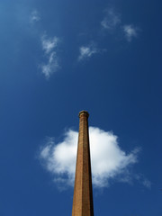 Fototapeta premium CHIMENEA DE LADRILLO