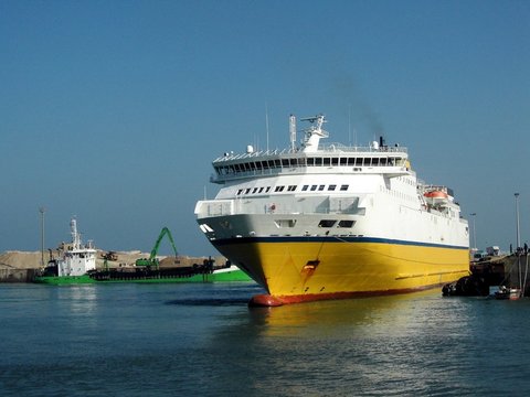 Ferry &agrave; quai