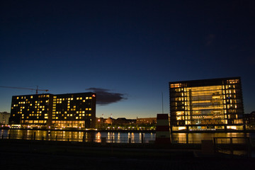 Fototapeta na wymiar Wieczór w porcie w Kopenhadze