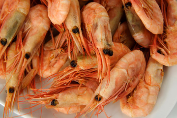 fresh whole prawns