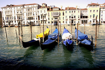 Fototapeta na wymiar Gondolas resting, Venice