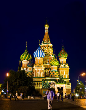 The Saint Basil's cathedral at night, Moscow