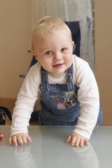Baby lächelt