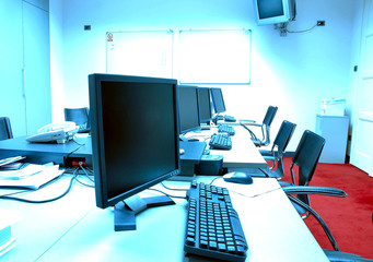 blue screens in computer room
