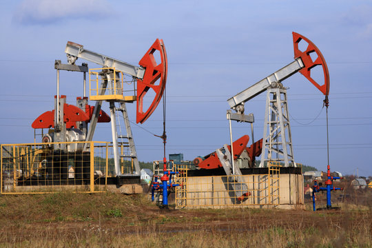 Two oil pumps extract oil 