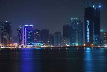 Fototapeta na wymiar Night Shot w Sharjah