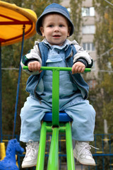 Obraz premium Excited child playing outdoors