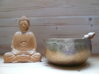 Buddha und Klangschale