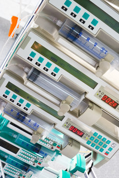 syringe pumps in intensive care unit