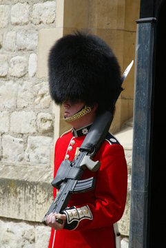 756 件の最適な イギリス近衛兵 画像 ストック写真 ベクター Adobe Stock