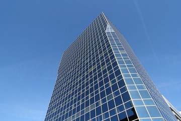 Fototapeta na wymiar Budynek biurowy w Rotterdamie