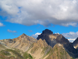 Berge im Schatten