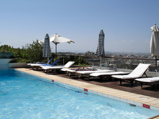 Obraz premium Piscine sur le toit