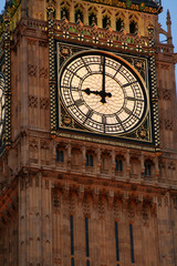 Fototapeta na wymiar patrząc na Big Ben clockface