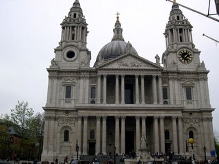 Fototapeta na wymiar Londra - St Paul Cathedral