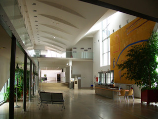Hall moderne de Grande Ecole, Lyon, France
