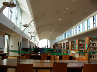Salle de lecture, bibliothèque moderne, Lyon, France