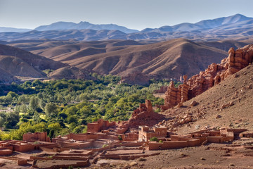 Naklejka premium morocco village in dades valley