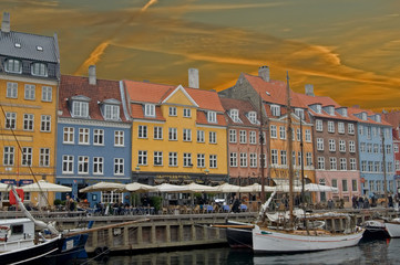 Fototapeta na wymiar Scooner in Nyhavn, copenhagen, denmark