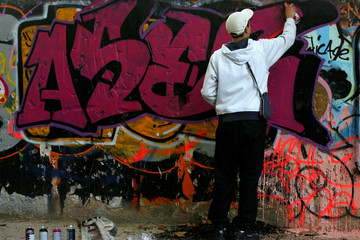 Graffiti tagger