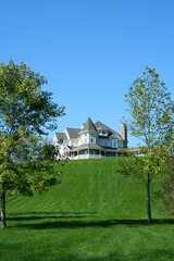Fototapeta na wymiar Beautiful house on a hill