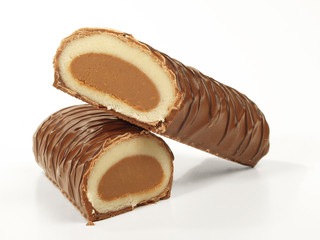 Marzipanbrot mit Marzipan und Nougat