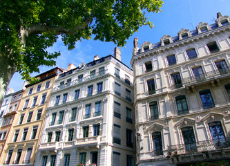 Fototapeta na wymiar Klasyczne budynki Lyon, Francja