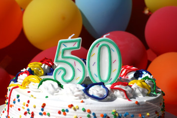 Fototapeta na wymiar Tort urodzinowy - Fifty