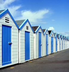 Fototapeta na wymiar Wiersz Beach Huts. Hove. East Sussex. Anglia