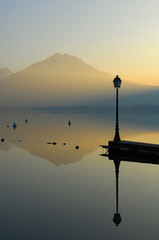 Obraz premium sunshine on a lake annecy