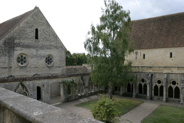 Fototapeta na wymiar Abbaye de Noirlac, Cher
