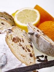 weihnachtliches marzipan stollen
