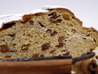 weihnachtliches marzipan stollen