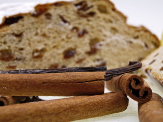 weihnachtliches marzipan stollen