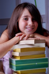fillette qui aime la lecture