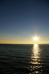 Fototapeta na wymiar Zachód słońca na jeziorze Leman