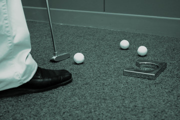 Play golf in business office