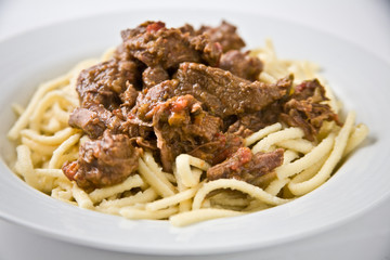 gulasch mit spätzle