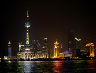 Fototapeta na wymiar Shanghai - Skyline (Pudong District) w nocy