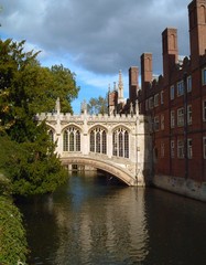 Fototapeta na wymiar Most Westchnień, St Johns College, Cambridge
